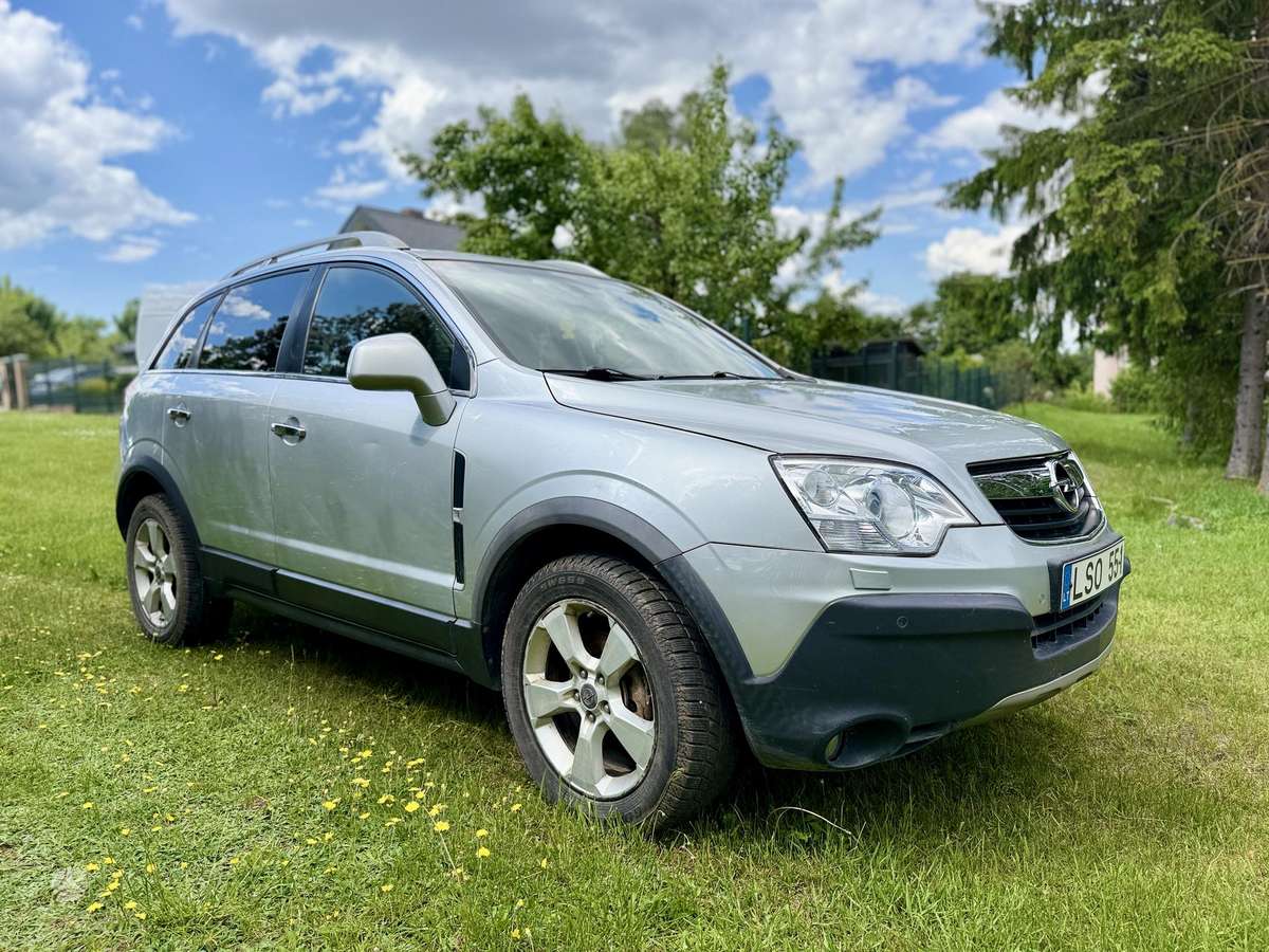 Opel Antara 2008 — rear view