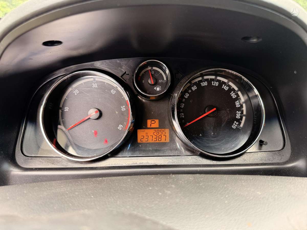 Opel Antara 2008 — photo 9