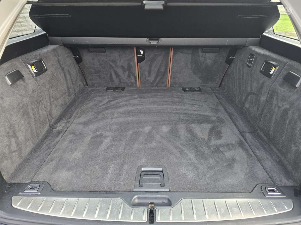 BMW 520 2011 — photo 11