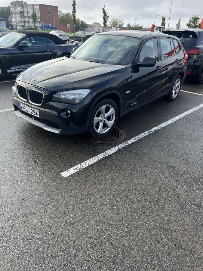BMW X1 2012 — interior
