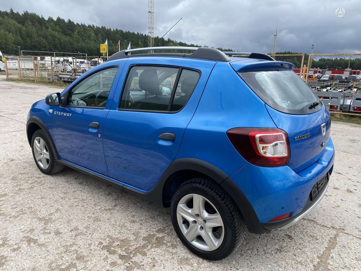 Dacia Sandero 2014 — двигун 898 cm³, 90 HP (66kW)