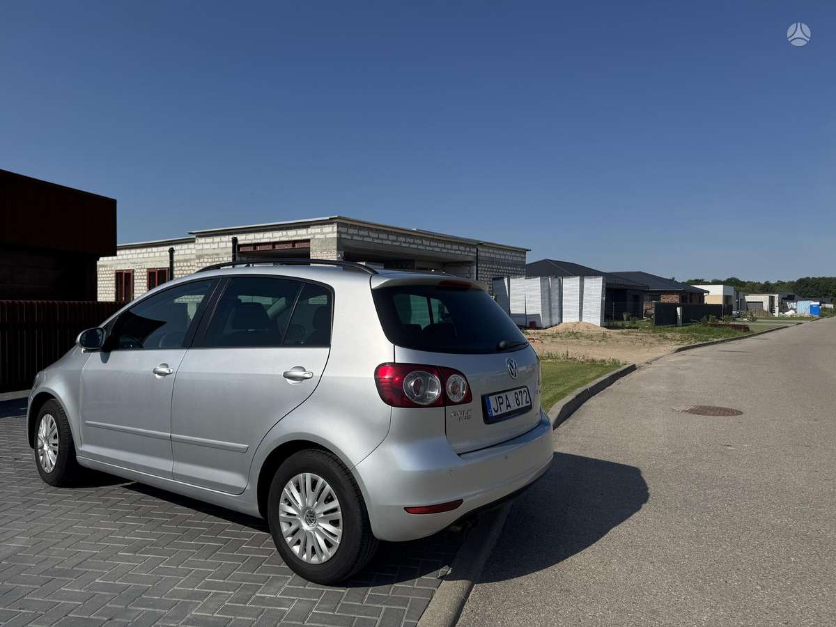 Volkswagen Golf 2009 — двигун 1390 cm³, 122 HP (90kW)
