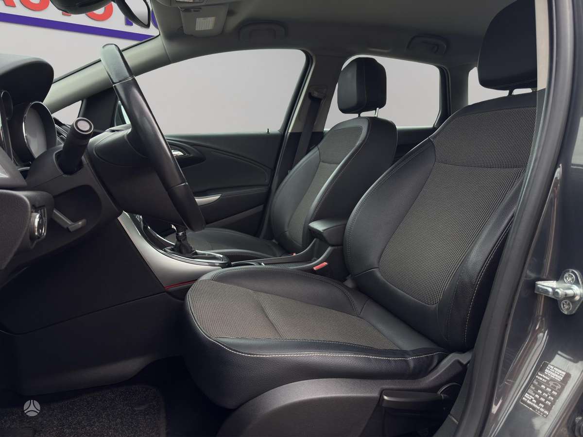 Opel Astra 2014 — фото 14