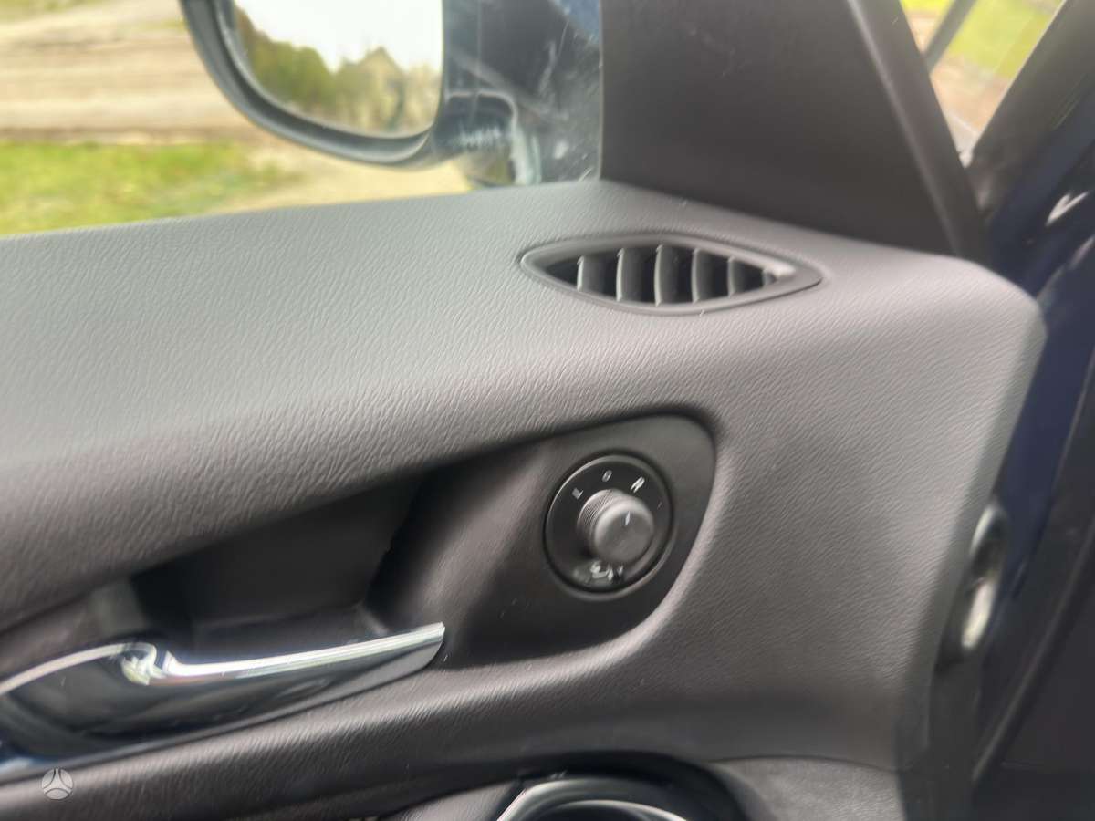 Opel Zafira 2015 — photo 12