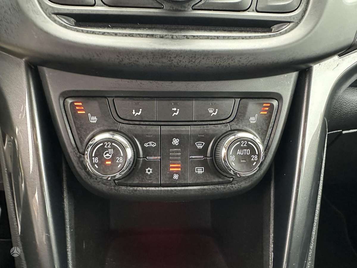 Opel Zafira 2015 — photo 19
