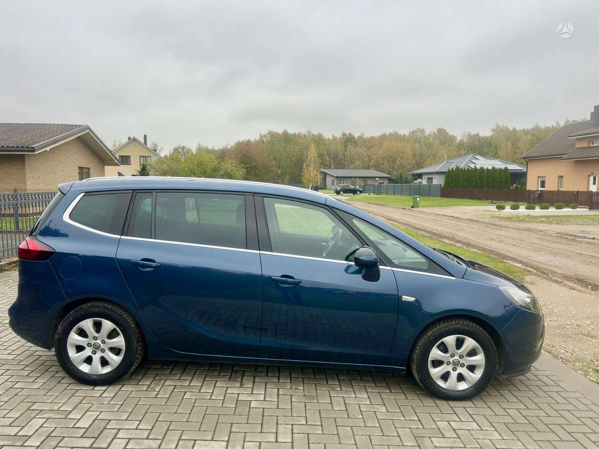 Opel Zafira 2015 — engine 1598 cm³, 136 HP (100kW)