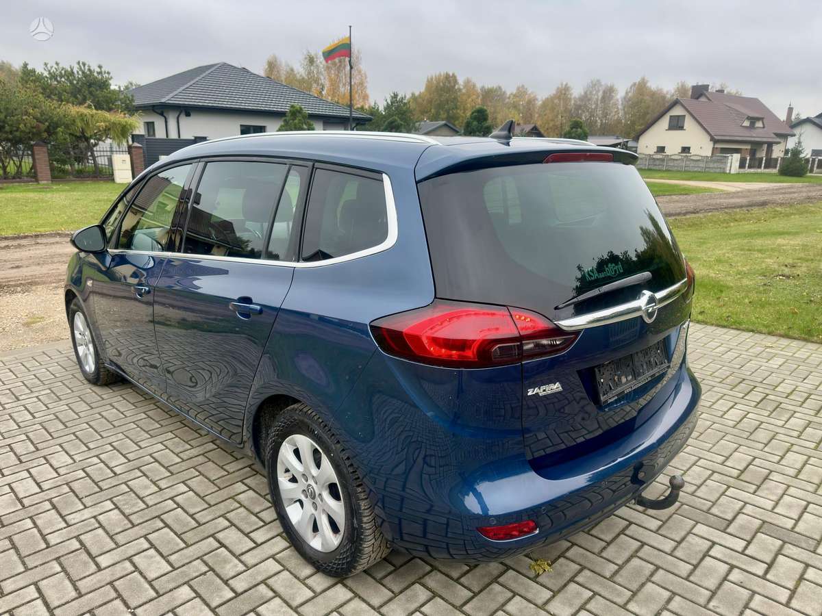 Opel Zafira 2015 — photo 8