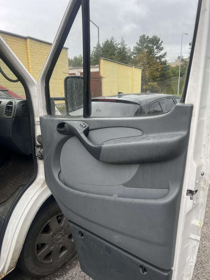 Mercedes-Benz Sprinter 2004 — photo 12