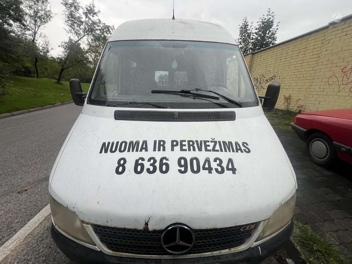 Mercedes-Benz Sprinter 2004 — engine