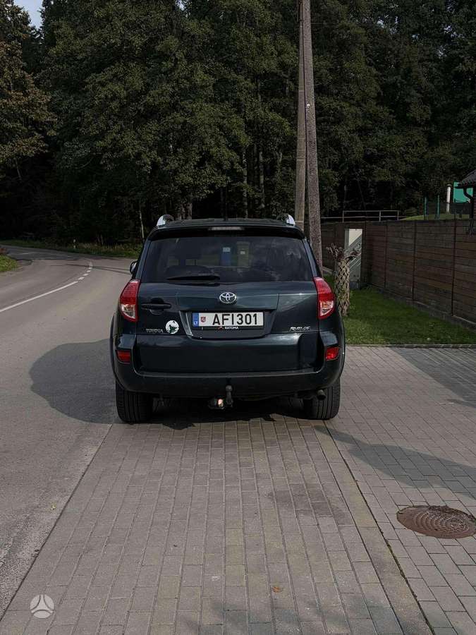 Toyota RAV4 2009 — двигун 2231 cm³, 177 HP (130kW)