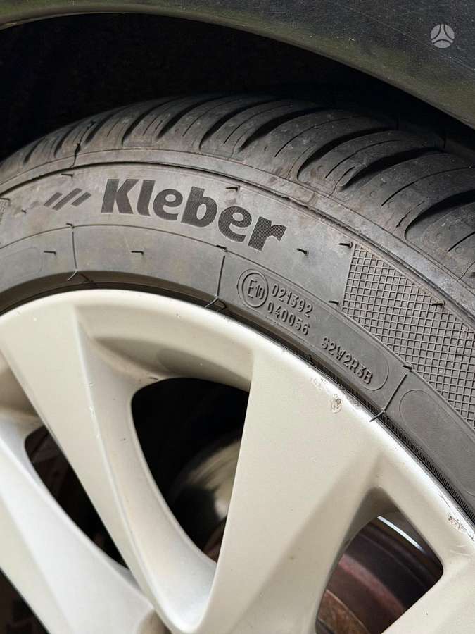 BMW 320 2009 — photo 14
