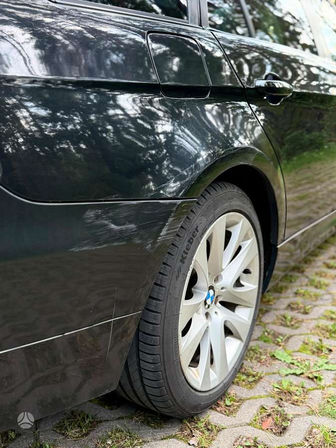 BMW 320 2009 — photo 16