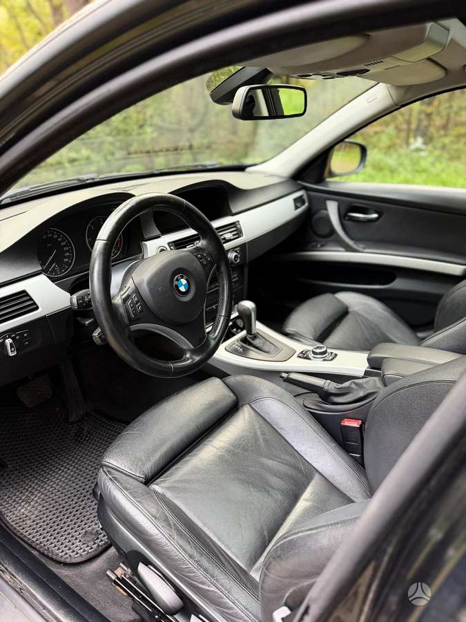 BMW 320 2009 — photo 6