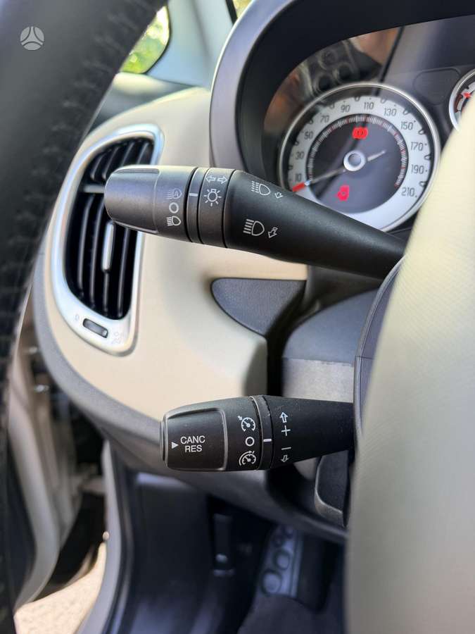 Fiat 500L 2013 — photo 10