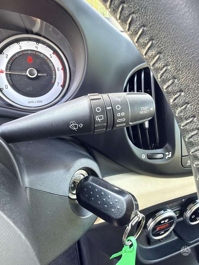 Fiat 500L 2013 — photo 11