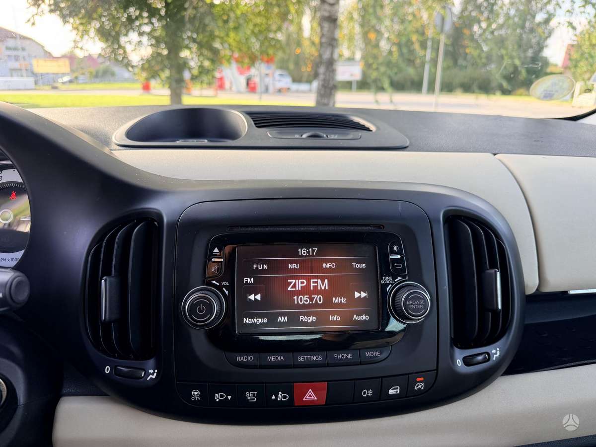 Fiat 500L 2013 — photo 17