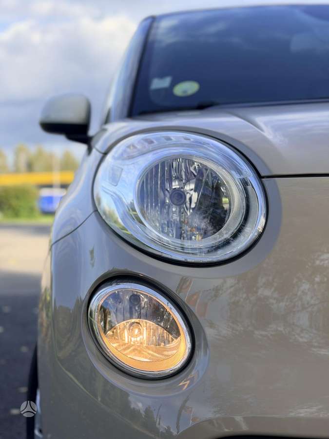 Fiat 500L 2013 — interior