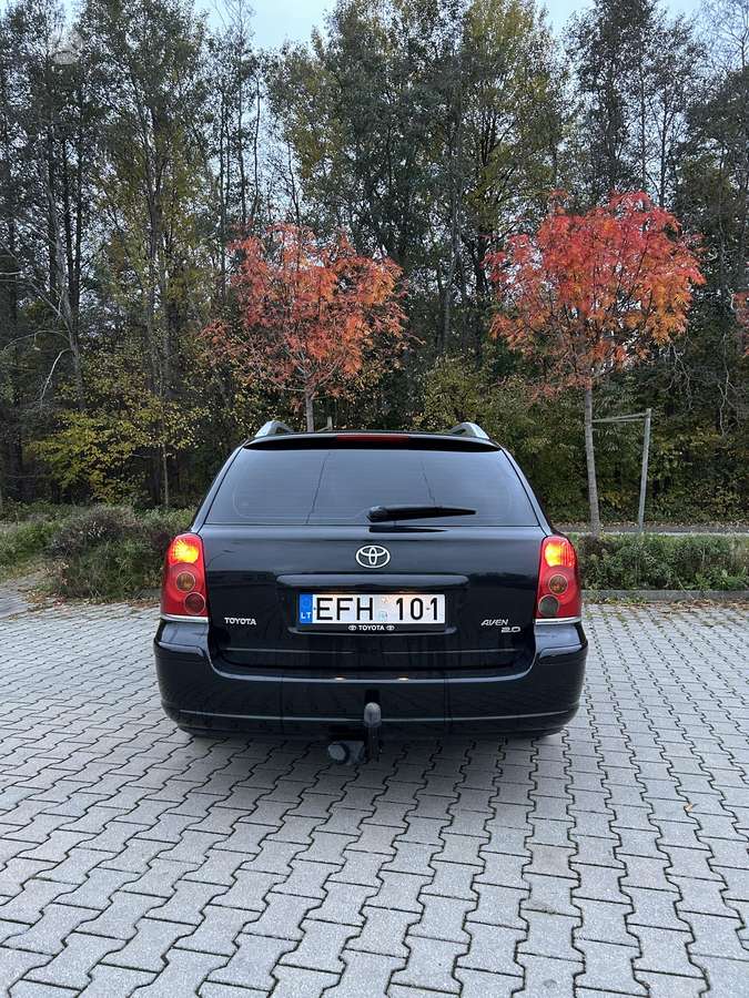Toyota Avensis 2004 — двигун 1995 cm³, 116 HP (85kW)
