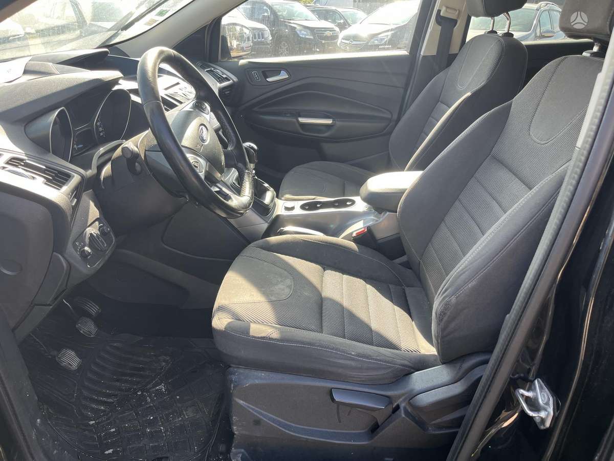 Ford Kuga 2015 — photo 14