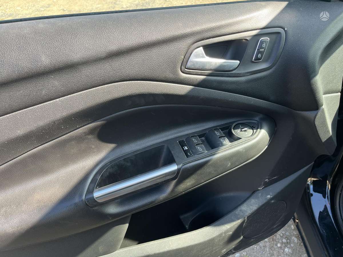 Ford Kuga 2015 — photo 15