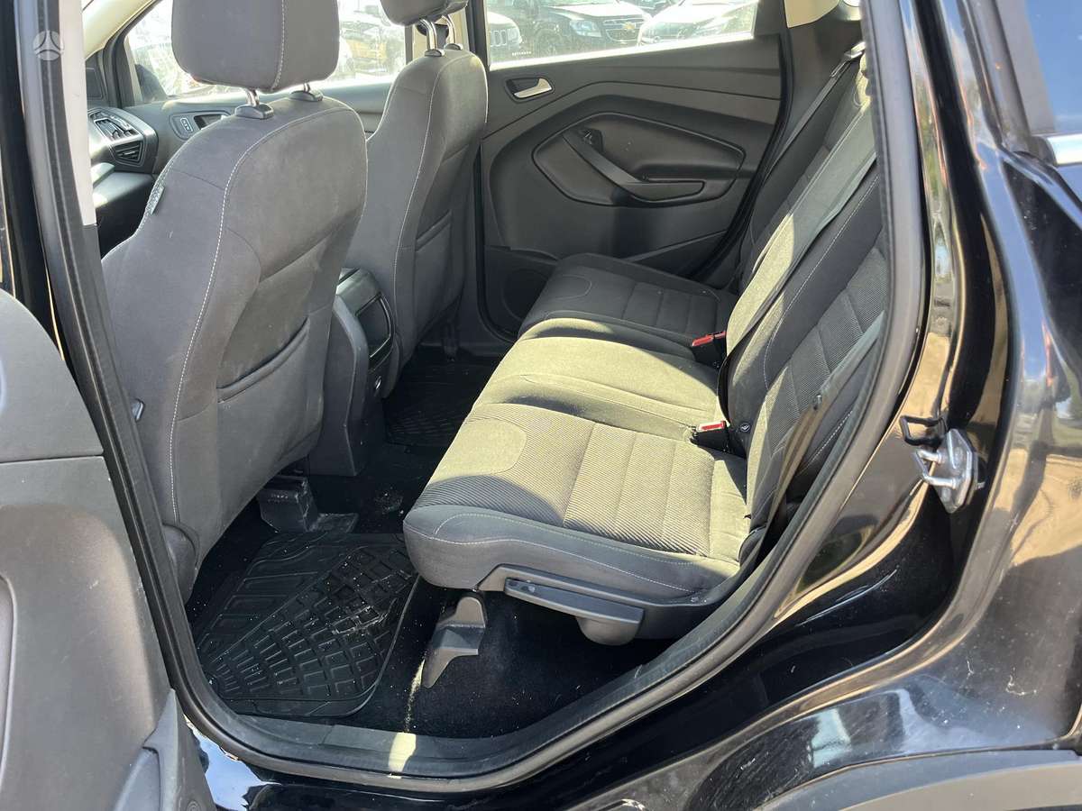 Ford Kuga 2015 — photo 18