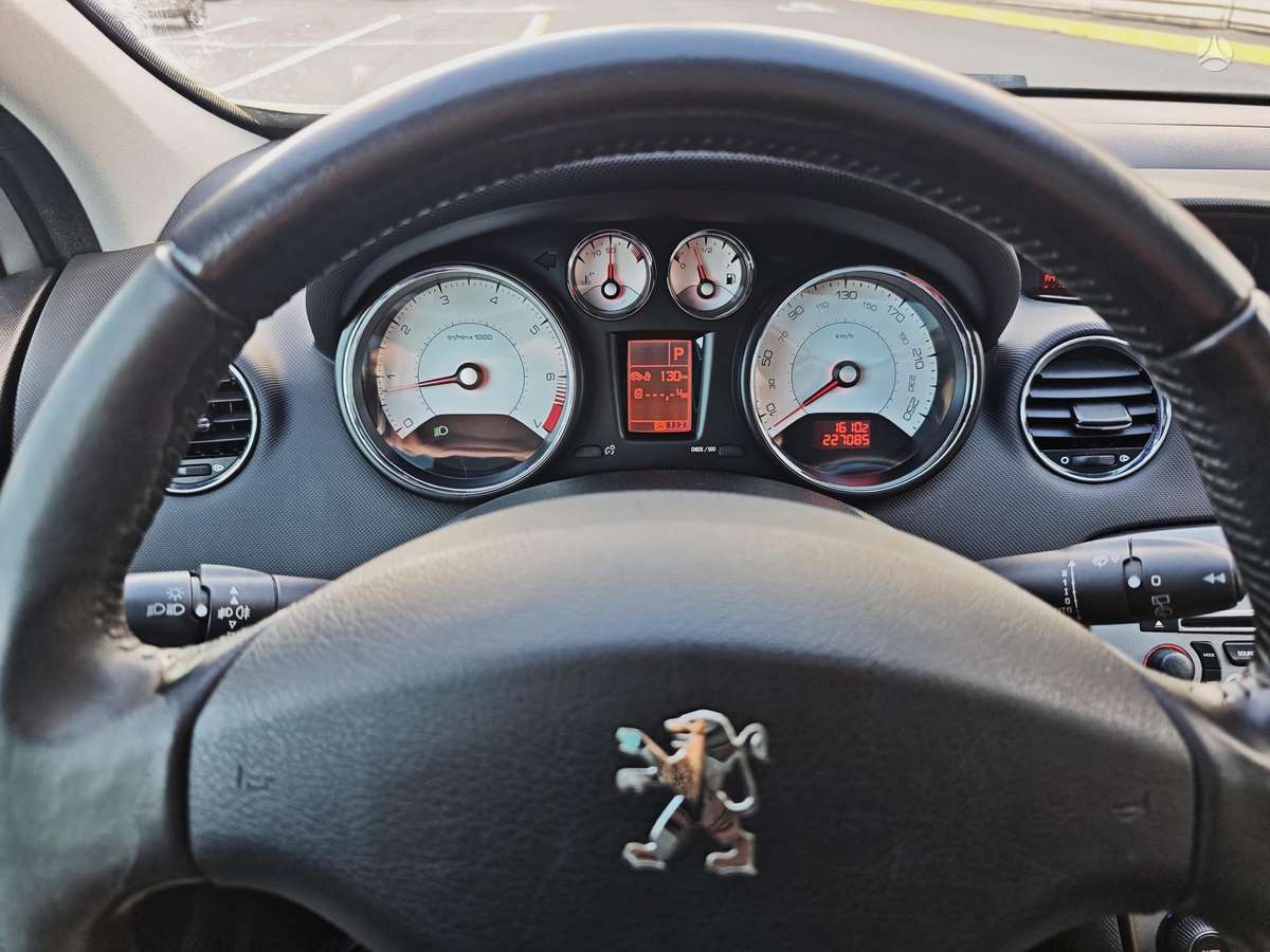 Peugeot 308 2009 — photo 10