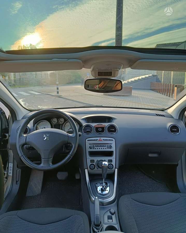 Peugeot 308 2009 — photo 12