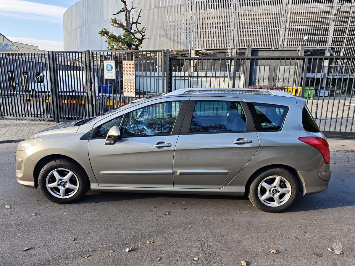 Peugeot 308 2009 — engine 1598 cm³, 120 HP (88kW)