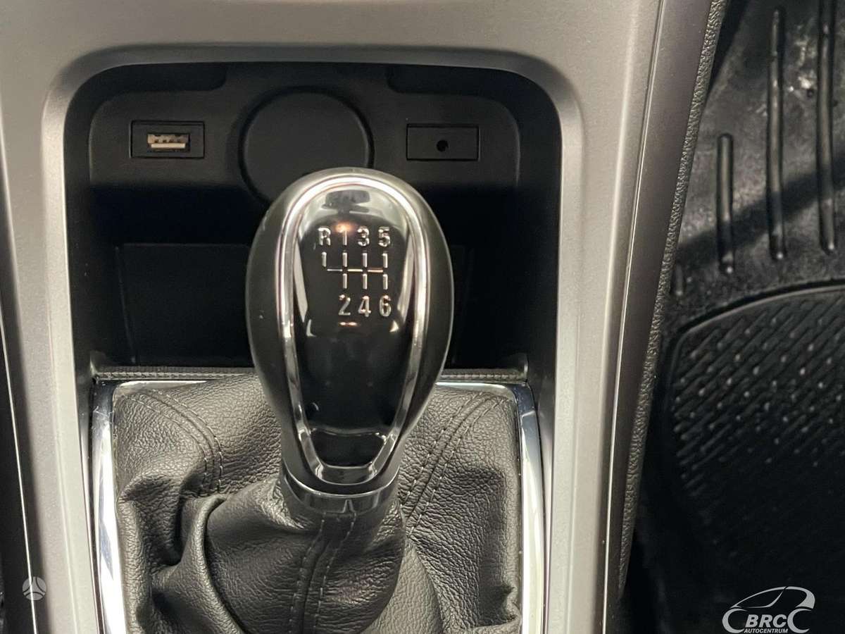 Opel Astra 2015 — photo 19