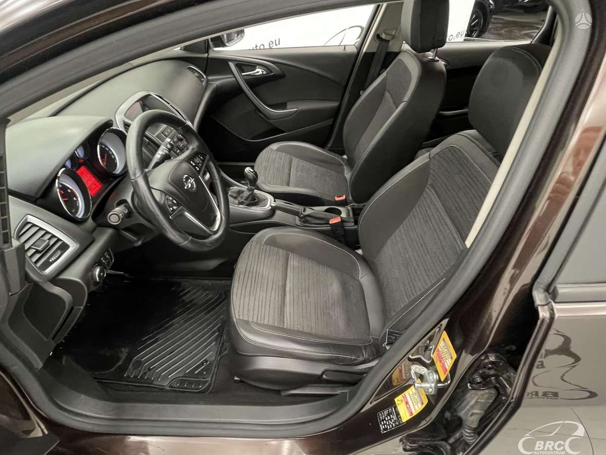Opel Astra 2015 — photo 22
