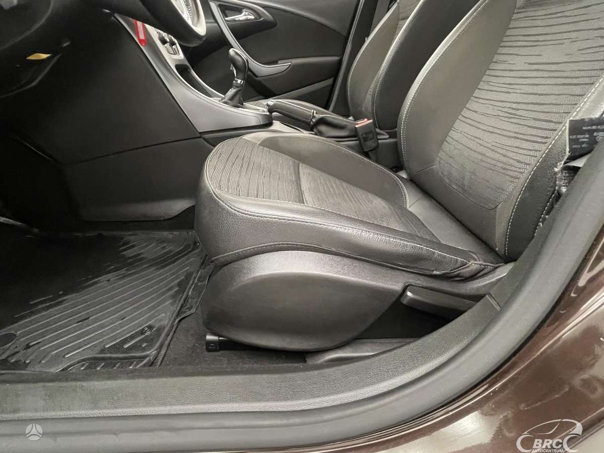 Opel Astra 2015 — photo 23