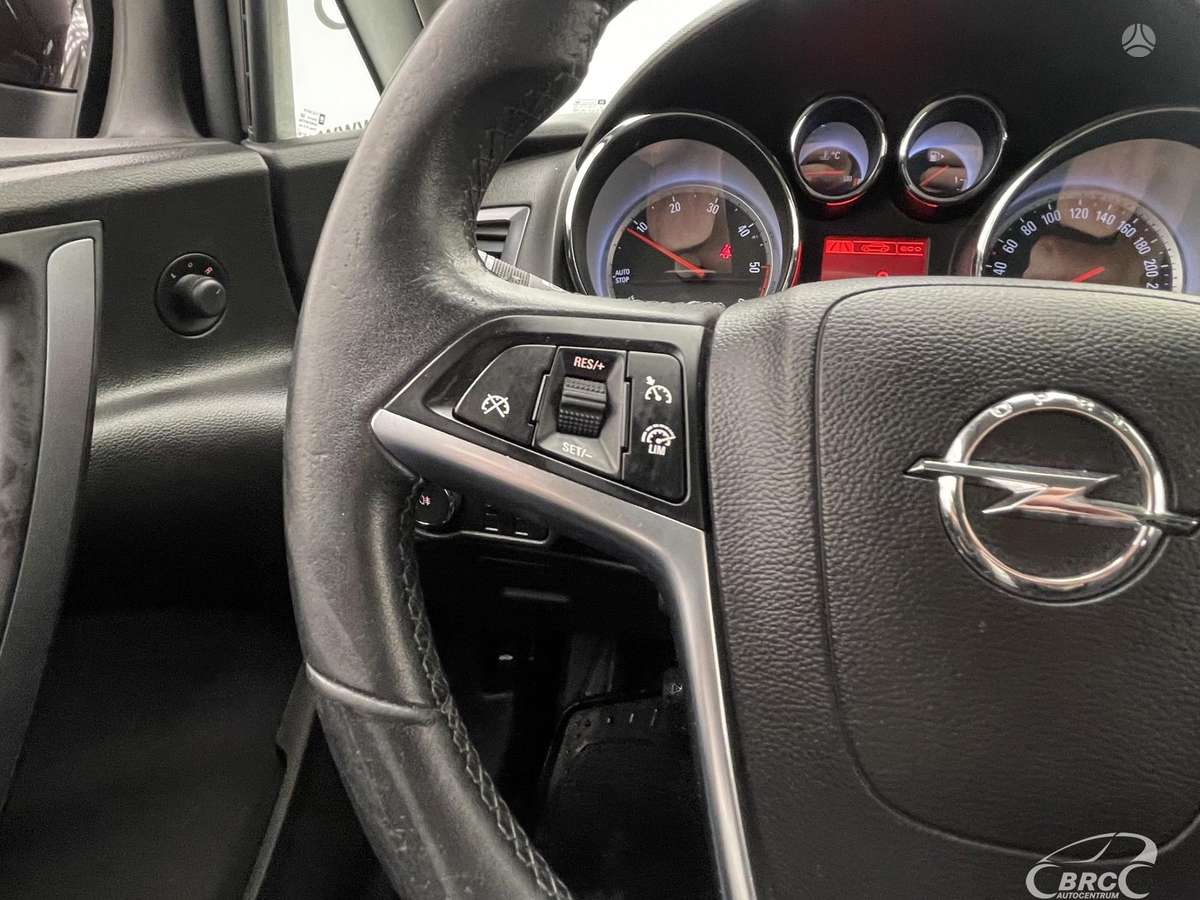 Opel Astra 2015 — photo 30