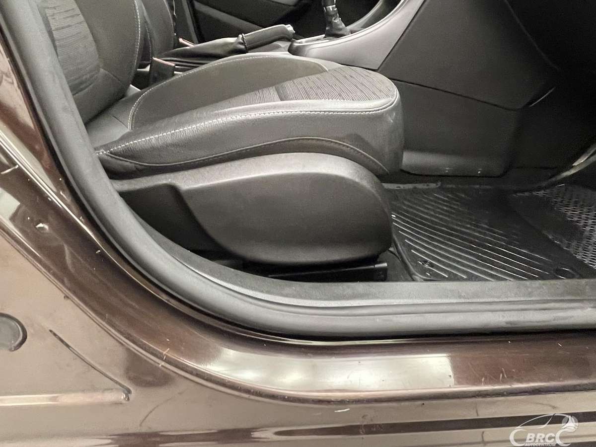 Opel Astra 2015 — photo 7