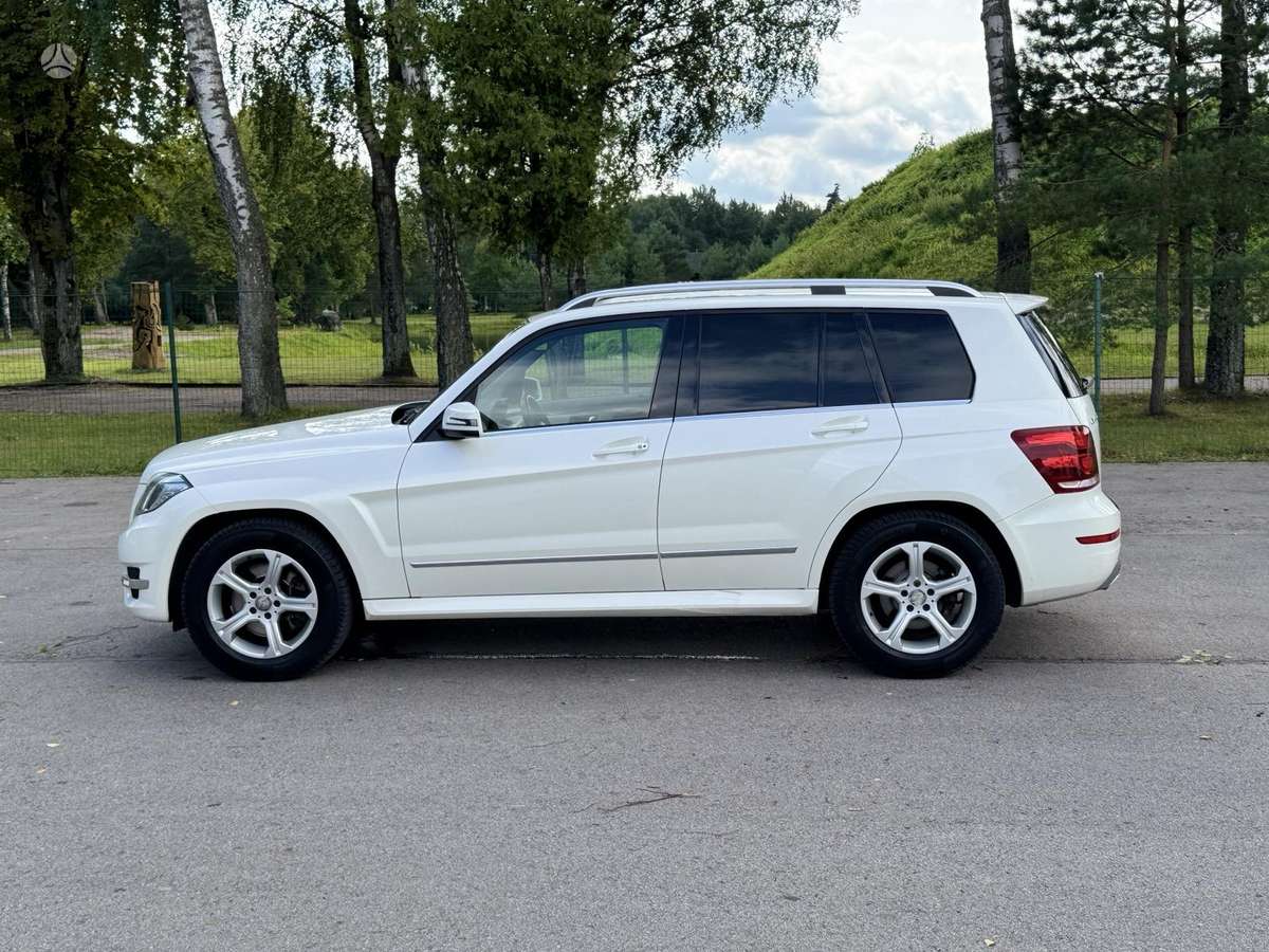 Mercedes-Benz GLK200 2013 — вигляд ззаду