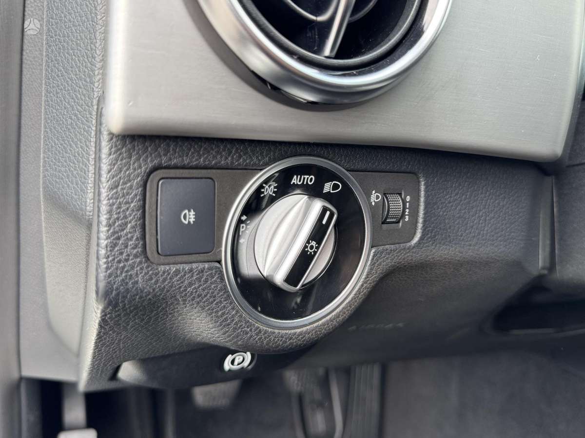 Mercedes-Benz GLK200 2013 — фото 21