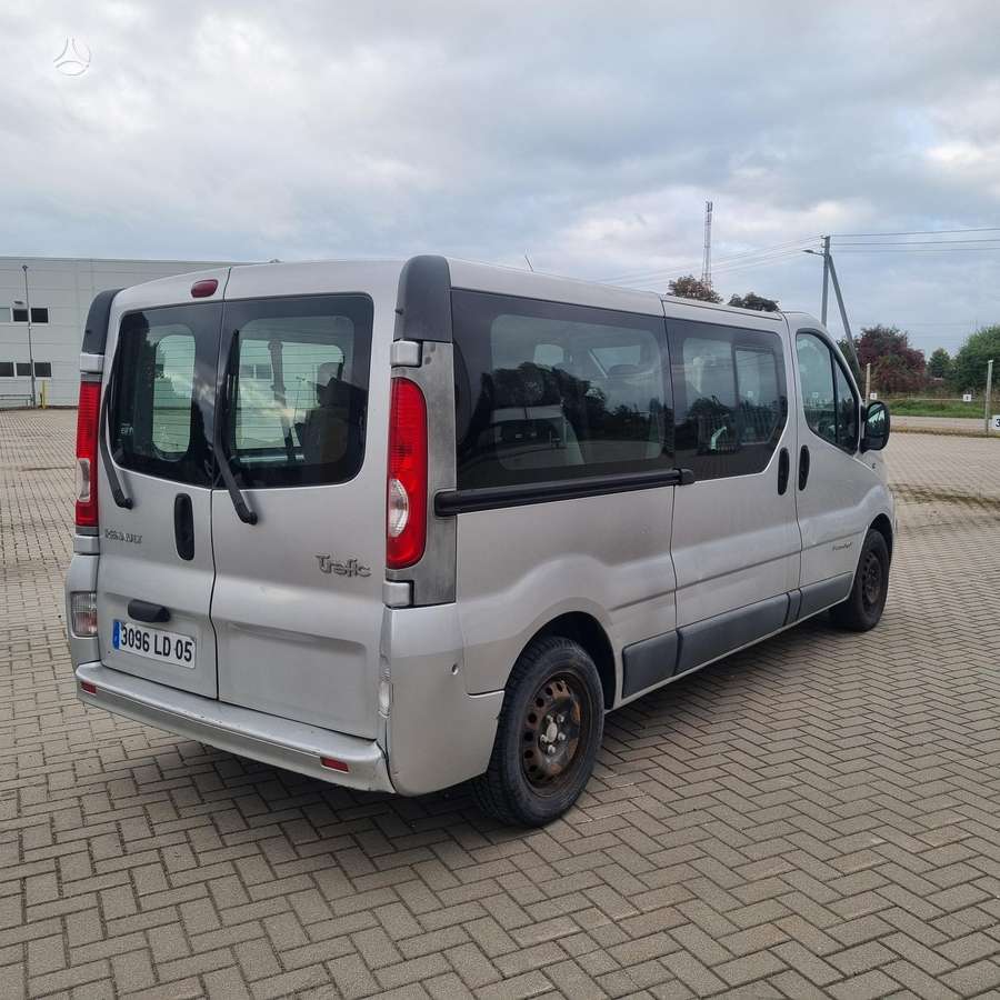 Renault Trafic 2008 — салон
