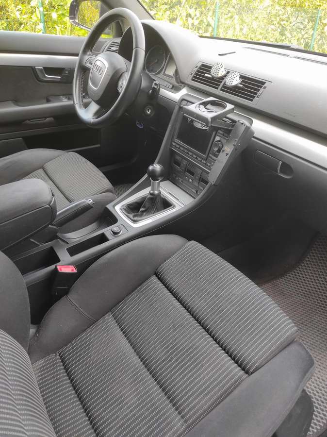 Audi A4 2008 — photo 8