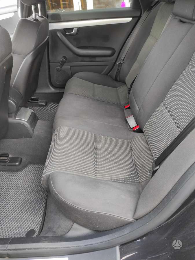Audi A4 2008 — photo 9
