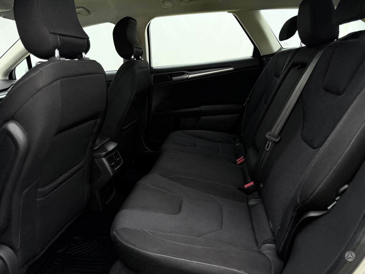 Ford Mondeo 2015 — photo 11
