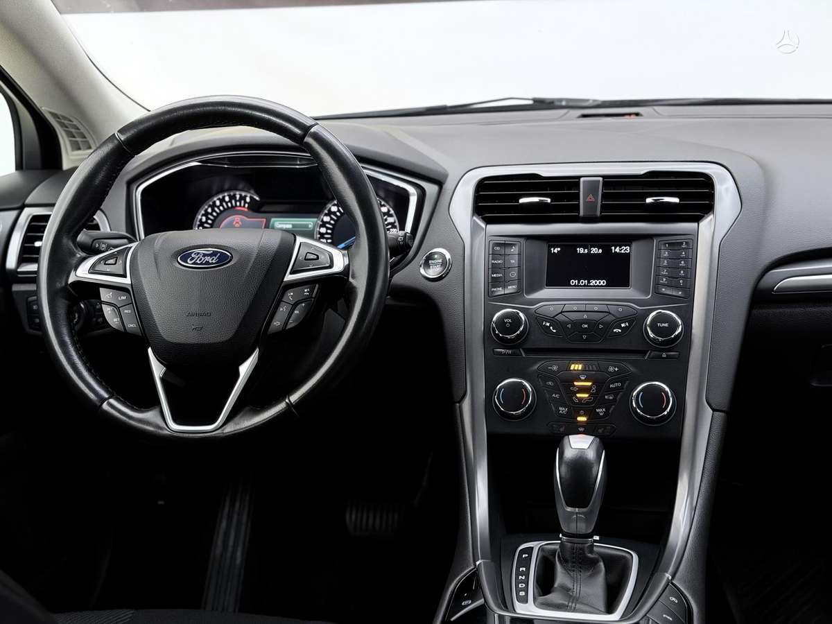 Ford Mondeo 2015 — photo 18
