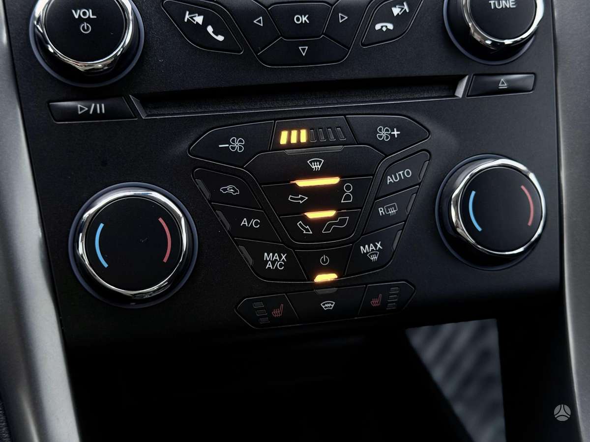 Ford Mondeo 2015 — photo 23