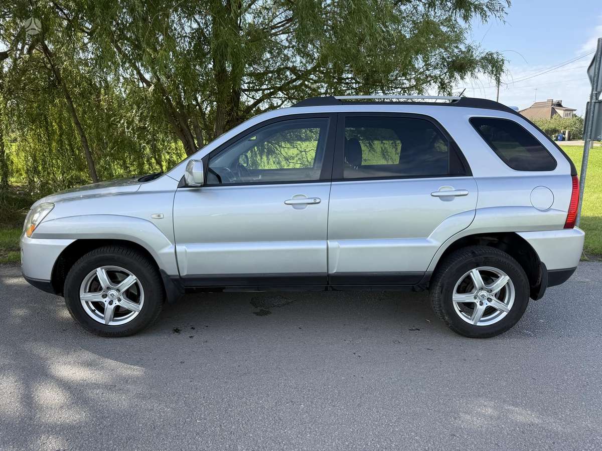 Kia Sportage 2009 — rear view
