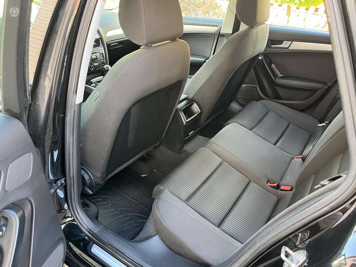 Audi A4 2009 — photo 11
