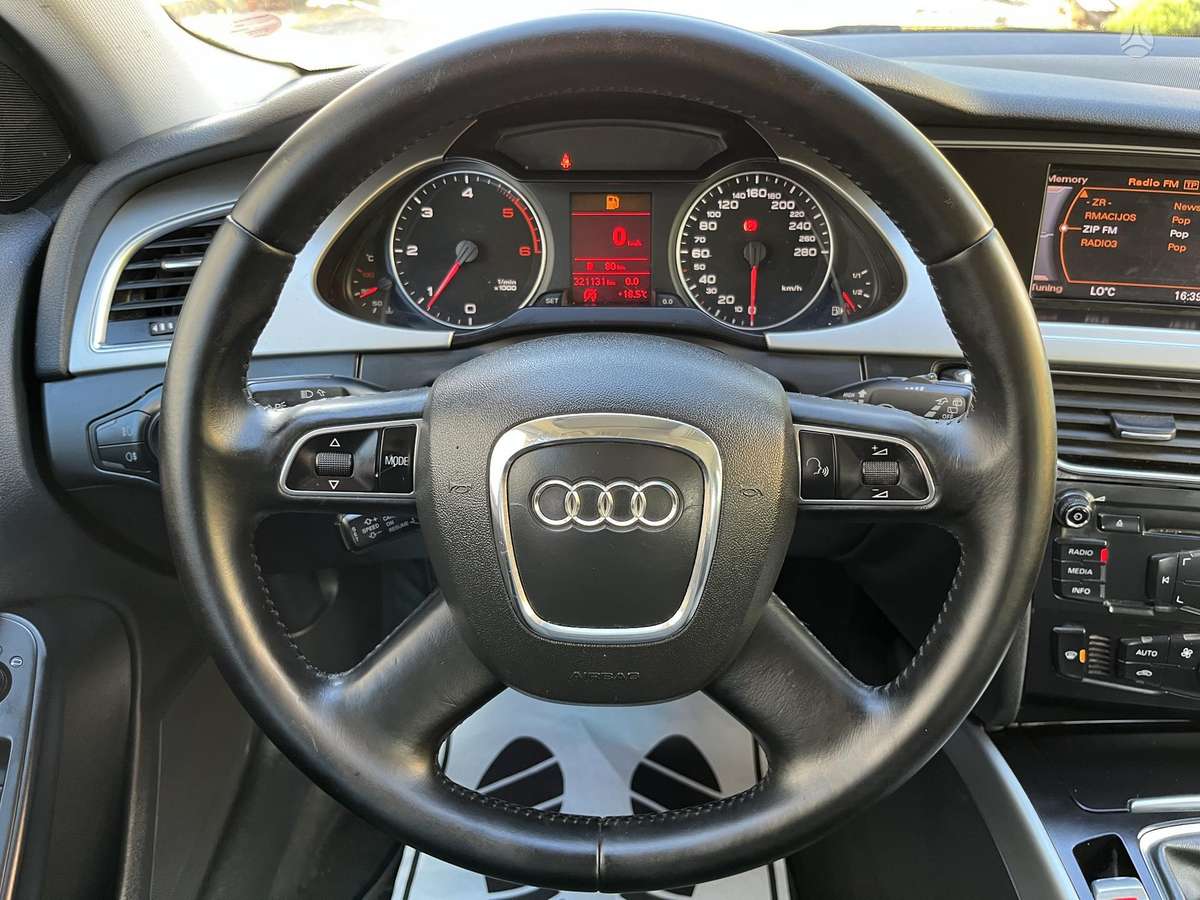 Audi A4 2009 — photo 13