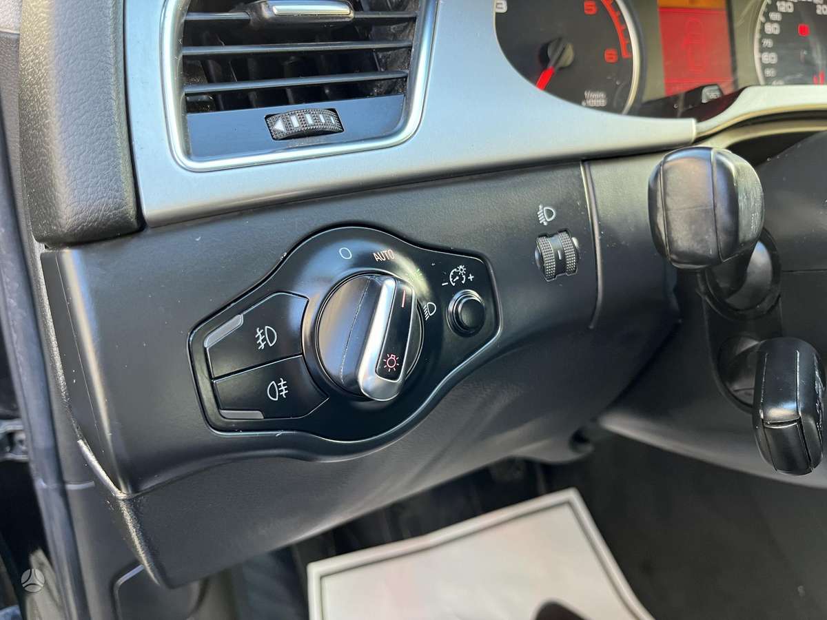Audi A4 2009 — photo 15