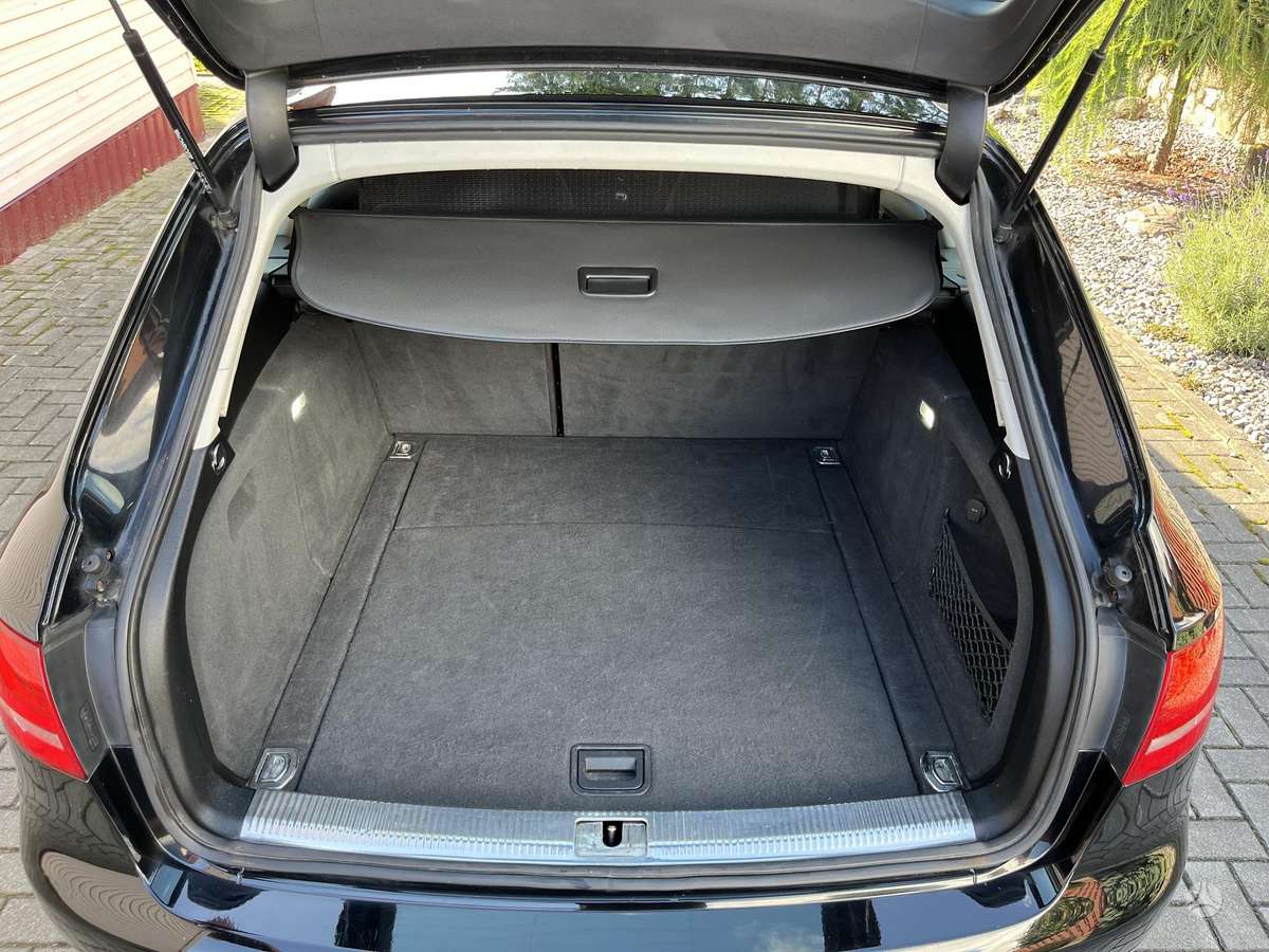 Audi A4 2009 — photo 16