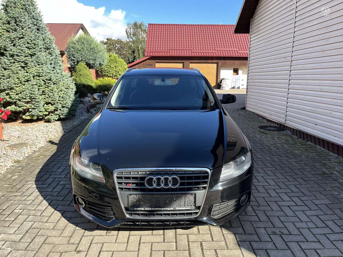 Audi A4 2009 — rear view