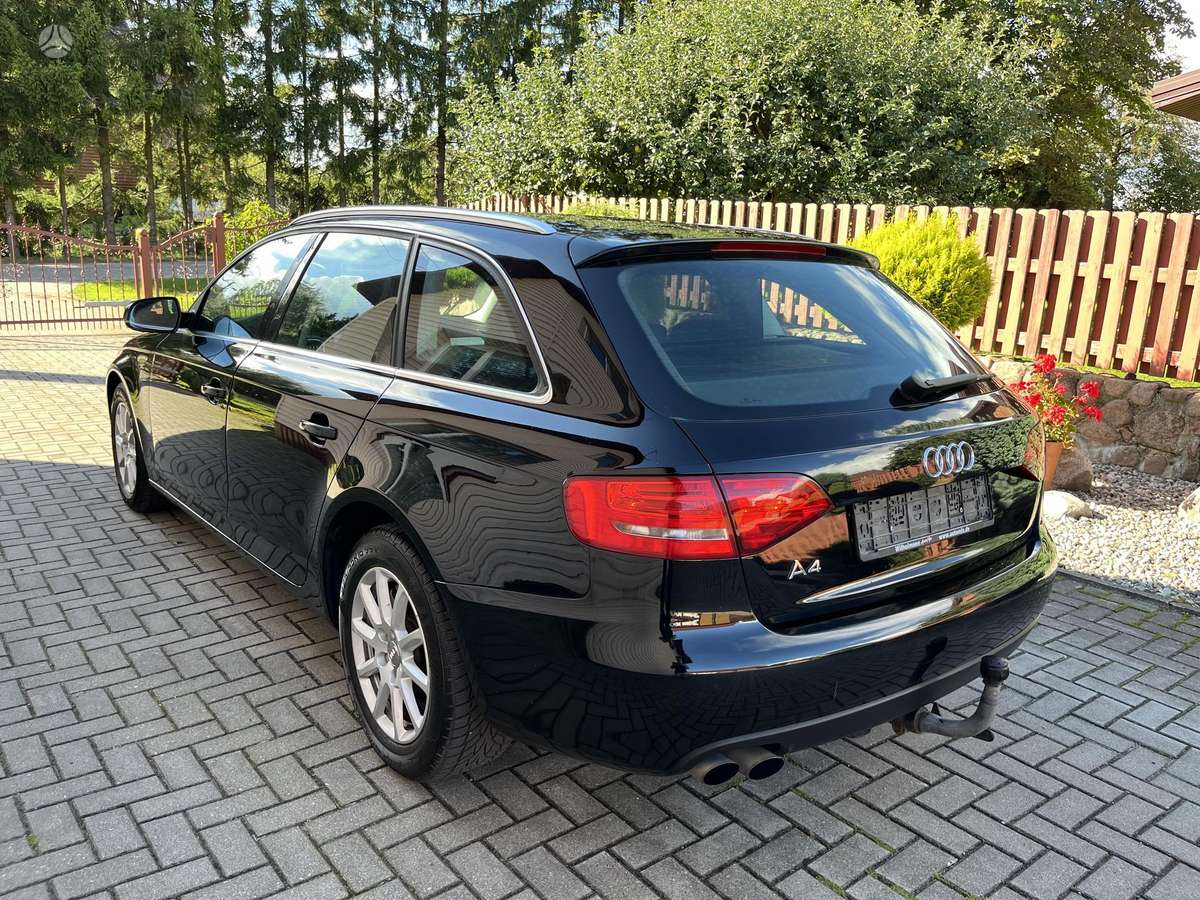 Audi A4 2009 — photo 7