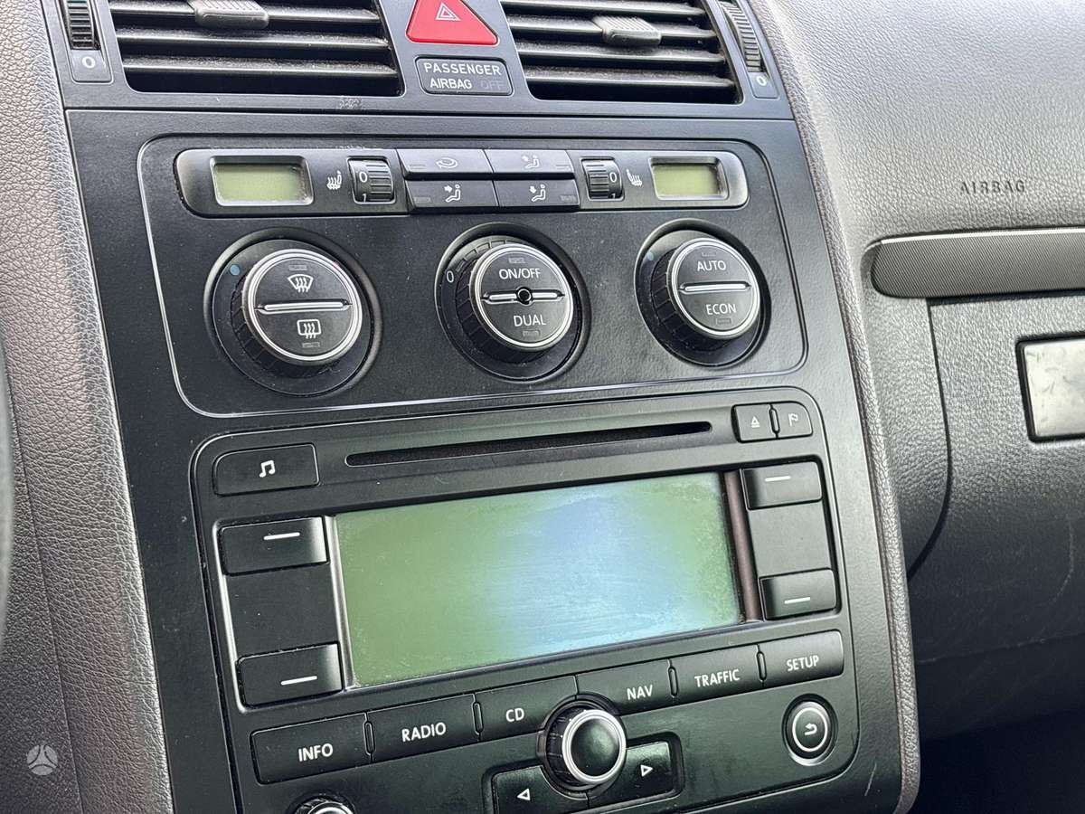 Volkswagen Touran 2006 — photo 12