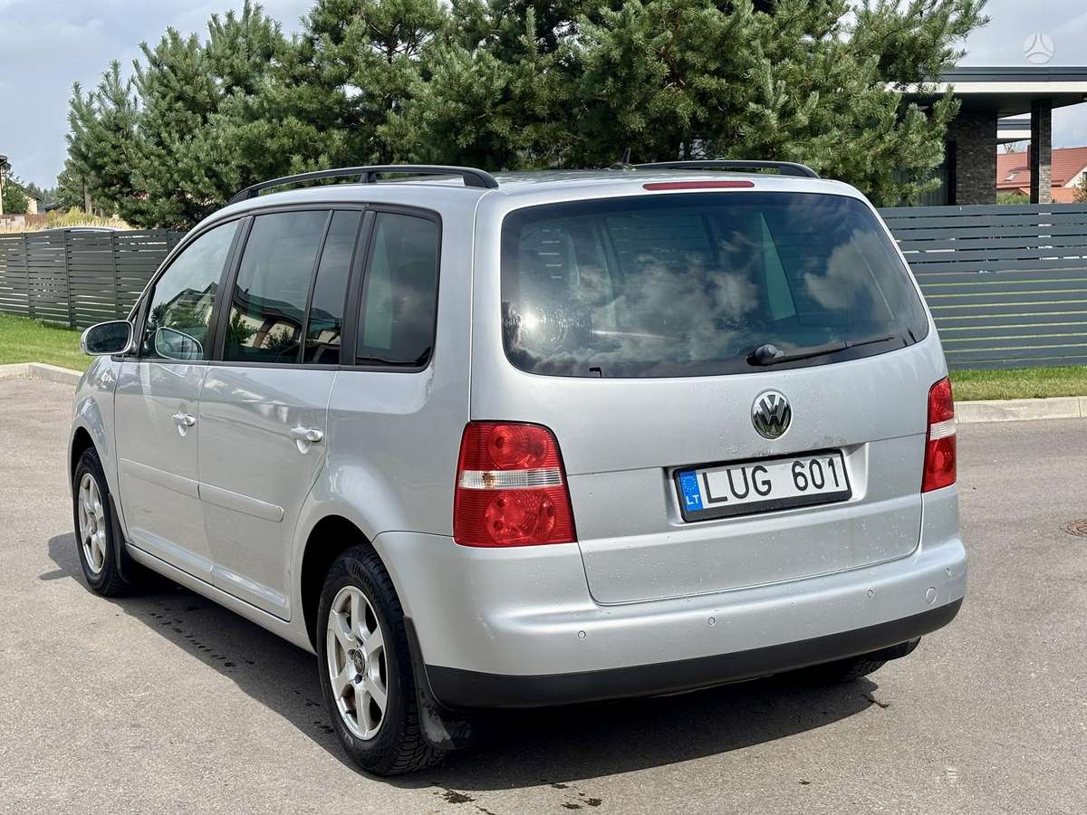 Volkswagen Touran 2006 — interior